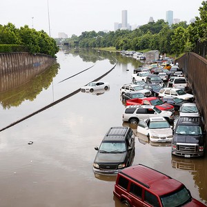 قتلى ومفقودين في فيضانات عارمة ولاية تكساس الأمريكية