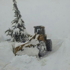 عاصفة ثلجية تضرب جبال لبنان اعتباراً من مساء الثلاثاء ولعدة أيام !