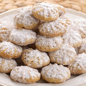 طريقة عمل معمول التمر بالسميد 