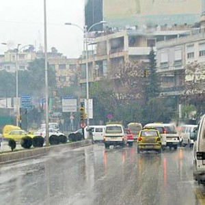 امتداد احتمالات الأمطار اليوم إلى عدد من المناطق الداخلية  