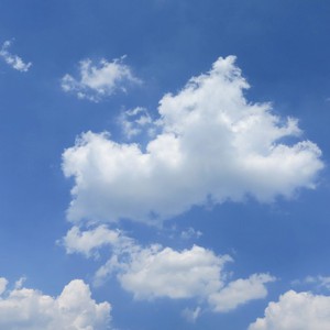 أجواء ربيعية مُنعشة يوم الاثنين وفرصة زخات من المطر صباحاً في شمال البلاد  