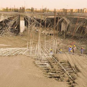 أمير القصيم يتابع عمليات انقاذ محتجزي" مبنى الجامعة"