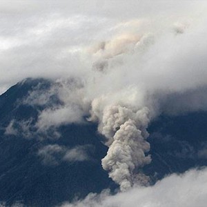 بركان " مونا لوا " العملاق يستفيق مجدداً