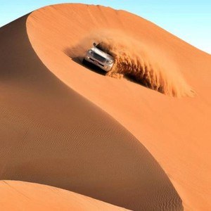 مكشات | نفود العرقانة ورمالها الذهبية المحمرة .. الوجهة السياحية الأبرز لعشاق المكشتات في الشمال