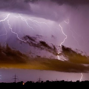 البرق يصيب 44 طالباً و مُعلماً من القوات الخاصة الأمريكية خلال تدريبهم على الوقاية منها! 