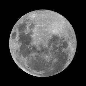 The `false` lunar eclipse appears in the sky of Saudi Arabia, coinciding with the full moon in the middle of Shawwal