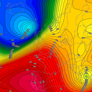 إطلاق اسم "أيمي" على العاصفة الشديدة المتجهة نحو المملكة المتحدة