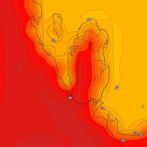 قطر | درجات الحرارة اقل من مُعدلاتها وفرصة ضعيفة لزخات خفيفة من الأمطار في اجزاء محدودة