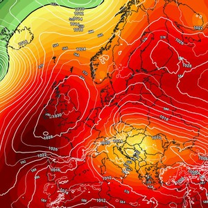 انهيار الضغط الجوي في مركز عاصفة قطبية ضخمة مُرفقة بثلوج كثيفة تتجه مباشرة نحو آيسلندا