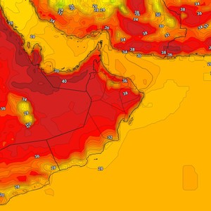 عُمان | انخفاض قليل على درجات الحرارة الإثنين واستمرار فرص الامطار الرعدية على بعض المناطق