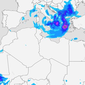 أول عاصفة مطرية في البحر المتوسط تترافق بأمطار غزيرة ورياح قوية