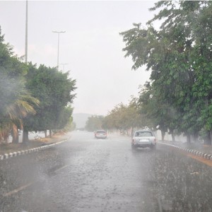 وفاتان و16 إصابة في حوادث مرورية بالطائف خلال الأمطار 