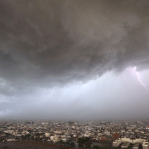 السعودية | الرطوبة المدارية مستمرة بالتدفق على جنوب غرب المملكة الاثنين