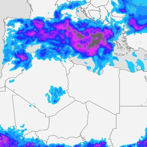 أمطار غزيرة وسيول محتملة في 4 دول عربية