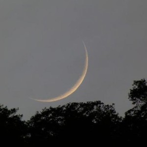 تحذير: رصد هلال رمضان بالعين المجردة قد يسبب فقدان البصر!