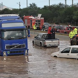 أمطار غزيرة وفيضانات تجتاح اليونان