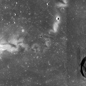 علماء يكتشفون لغز الدوامات في القمر