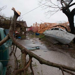 بالصور .. وفاة شخصين بسبب إعصار هارفي في تكساس