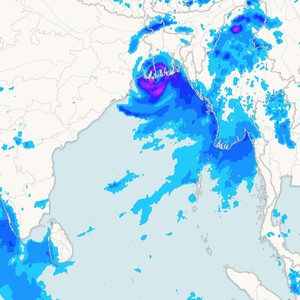 Latest developments | Monitoring the development of the first tropical storm in the Bay of Bengal with an Arabic name proposed by Yemen (Sand), threatening India and Bangladesh with torrential rains and strong winds.