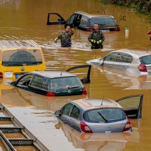 القارة الأوروبية تواجه التغير المناخي: أوروبا تشهد صيف ماطر ودور اللانينا في تعزيز الظواهر الجوية المتطرفة والفيضانات
