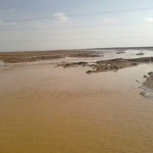 بالصور : تشكُل السيول في الرويشد خلال الأيام الماضية