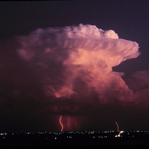 الامطار تتمركز شمال شرق المملكة يومي الاثنين والثلاثاء