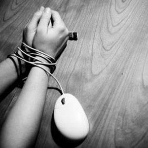 الإنترنت يؤدي إلى إضعاف مناعة الجسم