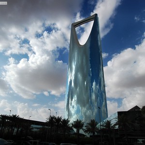 الرياض : انحسار الامطار ليلة السبت وانخفاض الحرارة