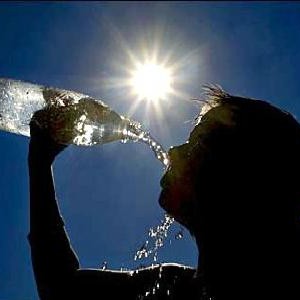 اجواء حارة و جافة في مناطق واسعة من البلاد اليوم الأحد 