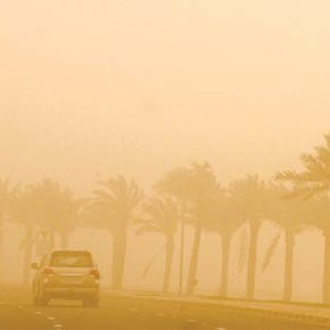 انحسار الغبار على جدة اليوم واستمراره بكثافة على وسط وشرق البلاد حتى الثلاثاء