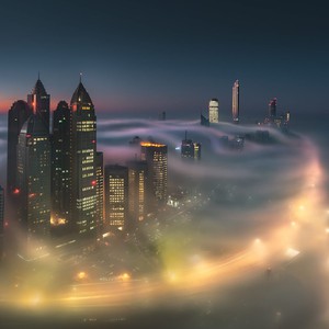 الإمارات: ضباب كثيف مُتوقع هذه الليلة وصباح الاثنين وتنبيه من تدني أو انعدام مدى الرؤية الأفقية