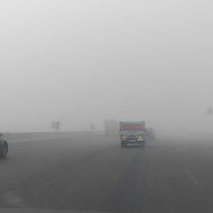 غلق طريق "شبرا - بنها" الحرة بسبب الشبورة الكثيفة.. شاهد الشبورة الكثيفة بالفيديو