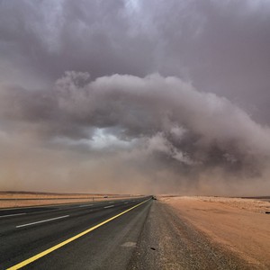 كتلة هوائية باردة نسبياً وطقس مضطرب متوقع يوم السبت في المنطقة الشمالية