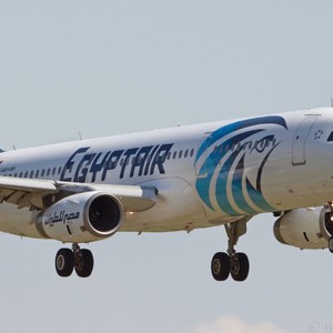 اختفاء طائرة ركاب مصرية على متنها 69 راكباً 