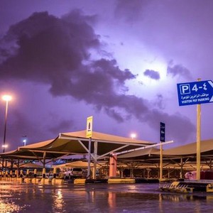 الرياض | سُحب رعدية ماطرة يُتوقع استمرار تأثيرها خلال الساعات القادمة 