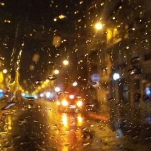 أحوال جوية غير مستقرة تسود المملكة الليلة... وتنبيهات هامة لسلامة المواطنين