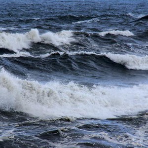 رياح نشطة وبحر مضطرب في الخليج العربي من الثلاثاء وحتى مساء الجمعة 