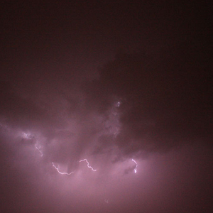 عواصف رعدية تتجدد عصر الثلاثاء و المشاعر المقدسة مرة أخرى تحت الأنظار 