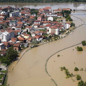 قرابة الـ 45 قتيلاً في أسوء موجة فيضانات تشهدها البلقان منذ ربع قرن