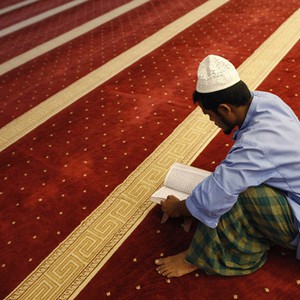 عاجل : المجلس الاسلامي في سنغافورة يعلن أن غداً هو أول ايام عيد الفطر السعيد 