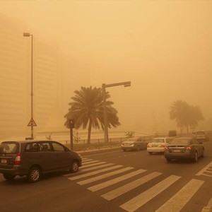 جدة وسواحل البحر الأحمر.. رياح نشطة إلى قوية وغبار كثيف يوم غدٍ الجمعة