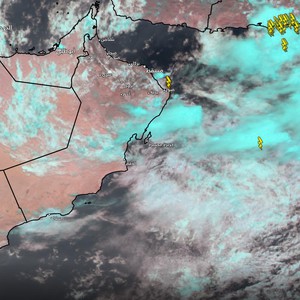 سلطنة عُمان - تحديث 1:10م : استمرار تدفق السحب الممطرة على أجزاء مُختلفة من السلطنة