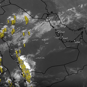 الجزيرة العربية | شاهد عبر صور الأقمار..سحابة استوائية تمتد مسافة قرابة 800 كم من منطقة إب في اليمن إلى الباحة في السعودية