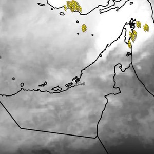 الإمارات - تحديث الساعة 1:10 بعد مُنتصف الليل | تقدم المزيد من السُحب الماطرة للفجيرة وأمطار رعدية منتظرة على رأس الخيمة 