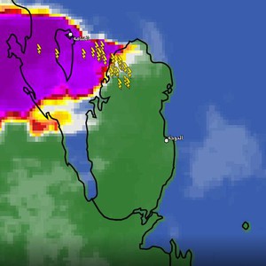 تحديث الساعة 3:30 بعد الظهر | سُحب رعدية على شمال قطر امتداداً لاجزاء من البحرين 