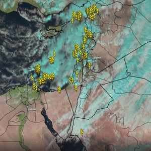 تحديث جوي: اشتداد تأثير المنخفض الجوي الساعات القادمة وأمطار غزيرة مصحوبة بالبرق والرعد