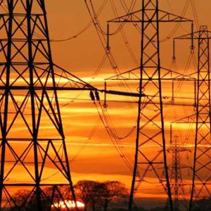 الرياح تقطع التيار الكهربائي عن أجزاء من الطفيلة