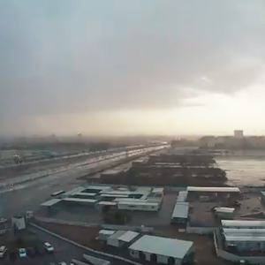 فيديو "تايم لابس" يُظهر بدء الحالة المطرية على محافظة جدة 