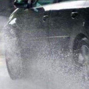 أنباء عن اغلاق طريق الكرك - البحر الميت بسبب الأحوال الجوية و ارتفاع منسوب المياه