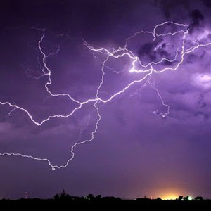 تحديث 12:50م | تزايد فرص الأمطار الرعدية على مكة والطائف خلال الساعات القادمة 